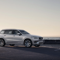 Volvo XC90 2020–2025 после рестайлинга: какой двигатель выбрать, слабые места, гибриды и что проверить перед покупкой